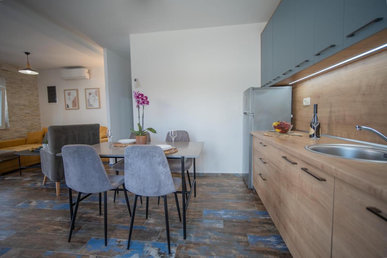 Family House Bjelila Villa Tivat Ngoại thất bức ảnh