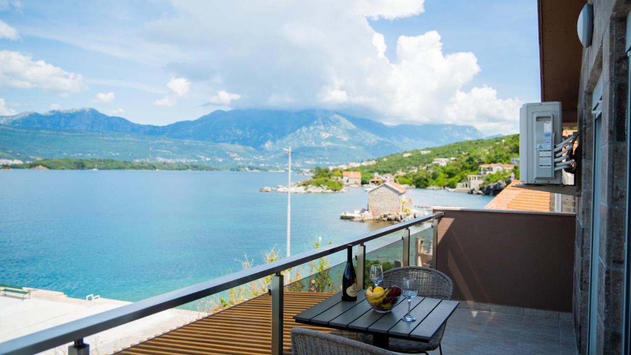 Family House Bjelila Villa Tivat Ngoại thất bức ảnh