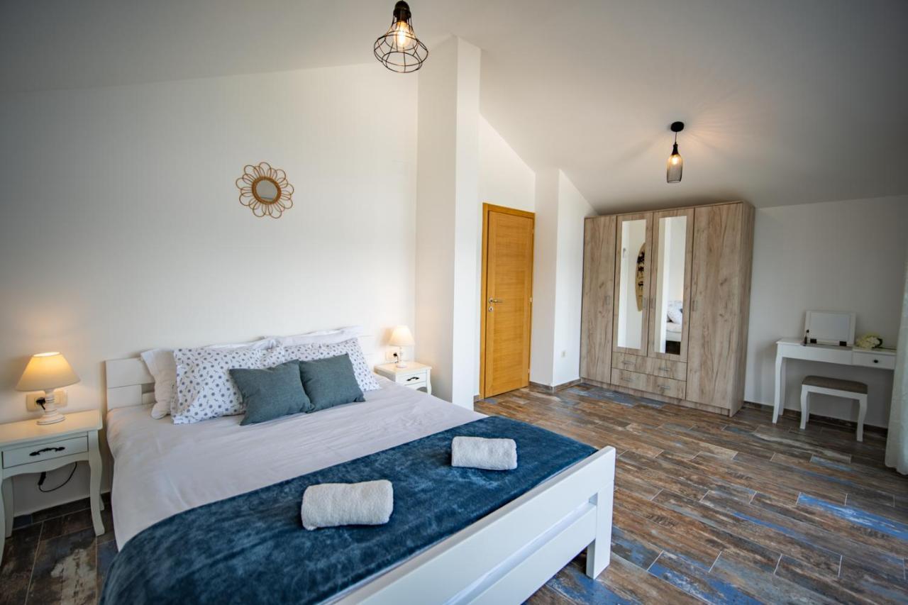 Family House Bjelila Villa Tivat Ngoại thất bức ảnh
